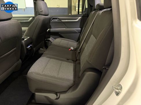 Used 2025 GMC Acadia Elevation image 30