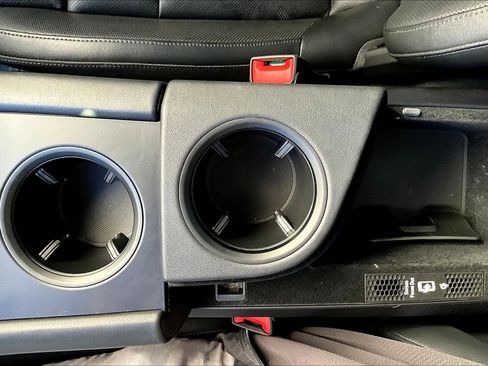 Used 2021 Porsche Taycan 4S image 32