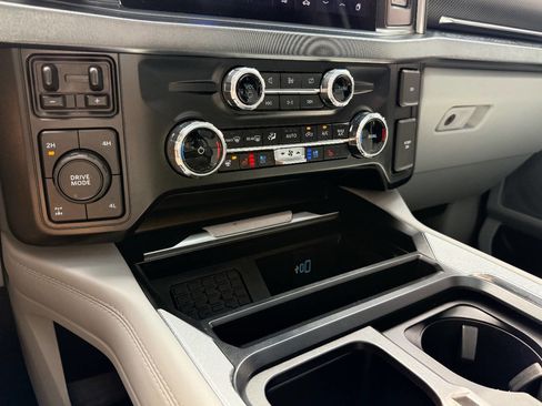 Used 2024 Ford F250 Limited w/ FX4 Off-Road Package image 31