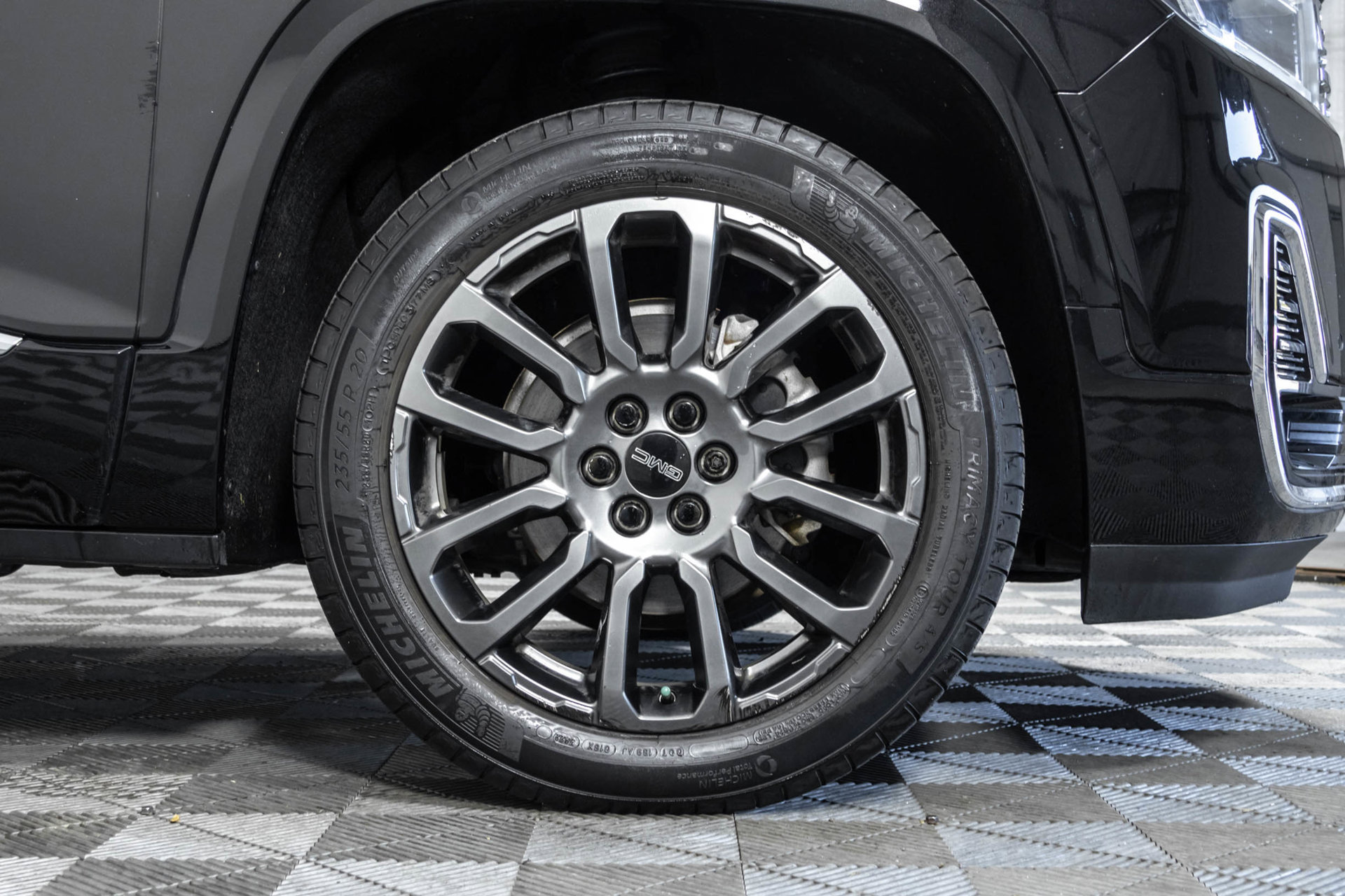 Used 2023 GMC Acadia Denali w/ Black Diamond Edition AWD/4WD image 48