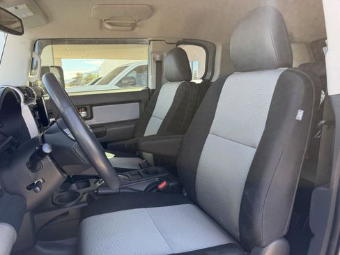 Used 2013 Toyota FJ Cruiser 4WD w/ Trail Teams Special Edition image 16