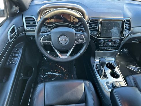 Used 2020 Jeep Grand Cherokee Limited image 24