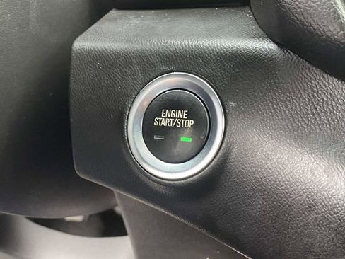 Used 2023 GMC Terrain SLT w/ Tech Package FWD image 30