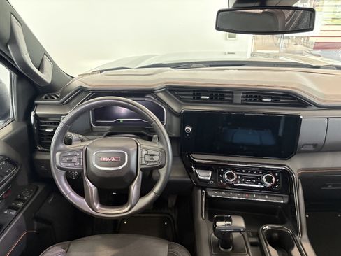 Used 2024 GMC Sierra 1500 AT4 w/ AT4 Carbonpro Edition AWD/4WD image 3