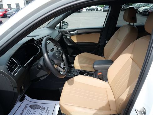 Used 2022 Volkswagen Tiguan SE AWD/4WD image 10