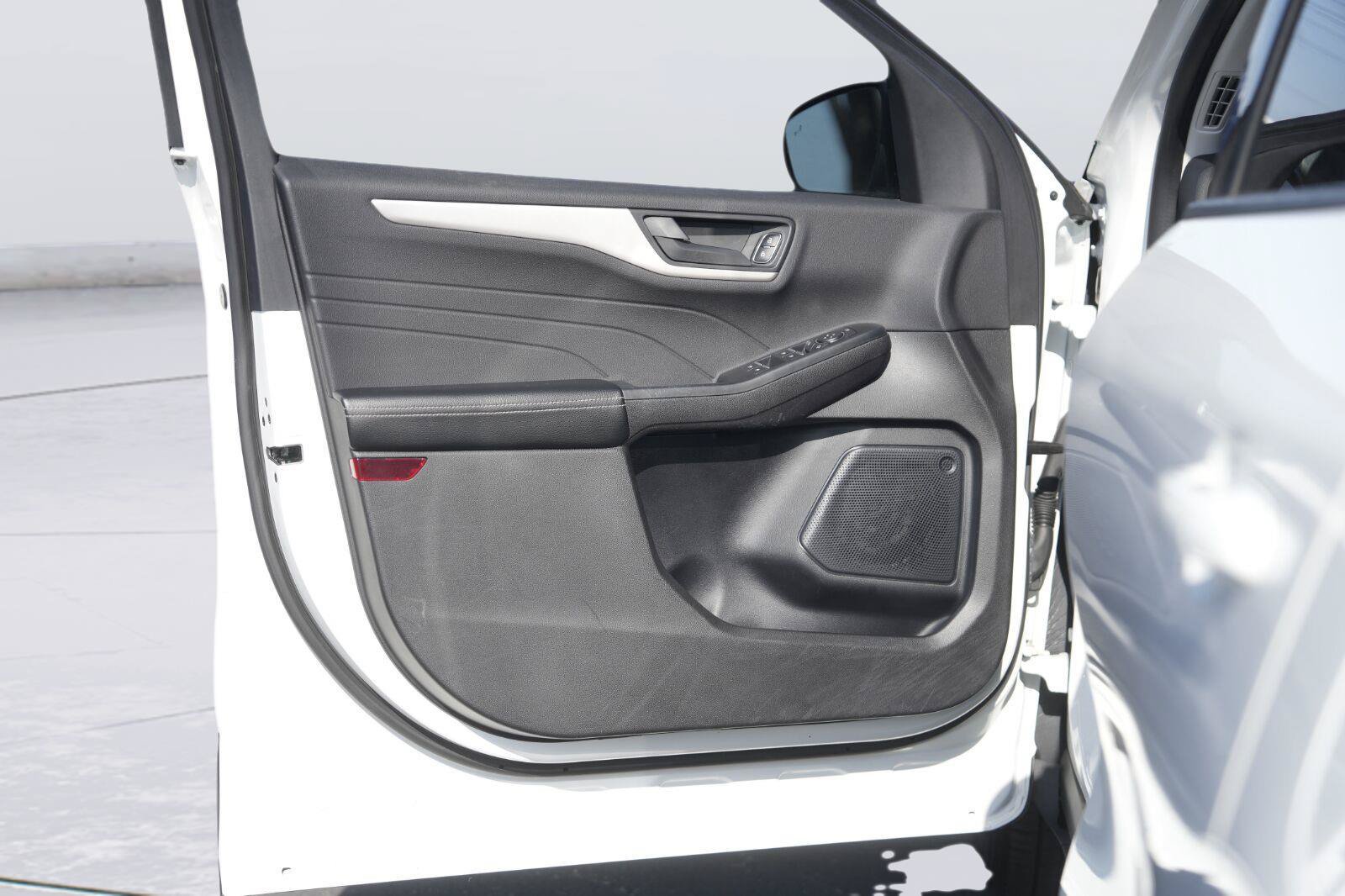 Used 2022 Ford Escape SE FWD image 30