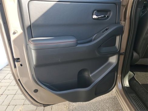 Used 2023 Nissan Frontier PRO-4X w/ Pro-4X Premium Package image 33