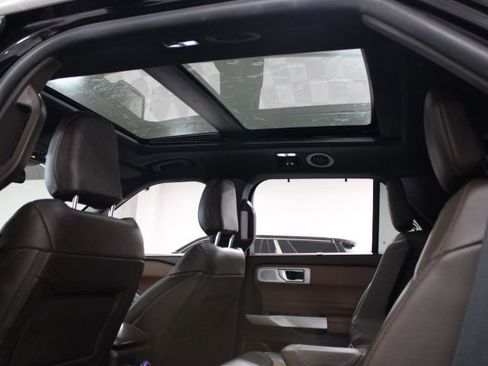 Used 2022 Ford Explorer King Ranch w/ Technology Package image 3