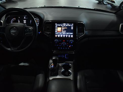 Used 2021 Jeep Grand Cherokee Laredo X AWD/4WD image 32