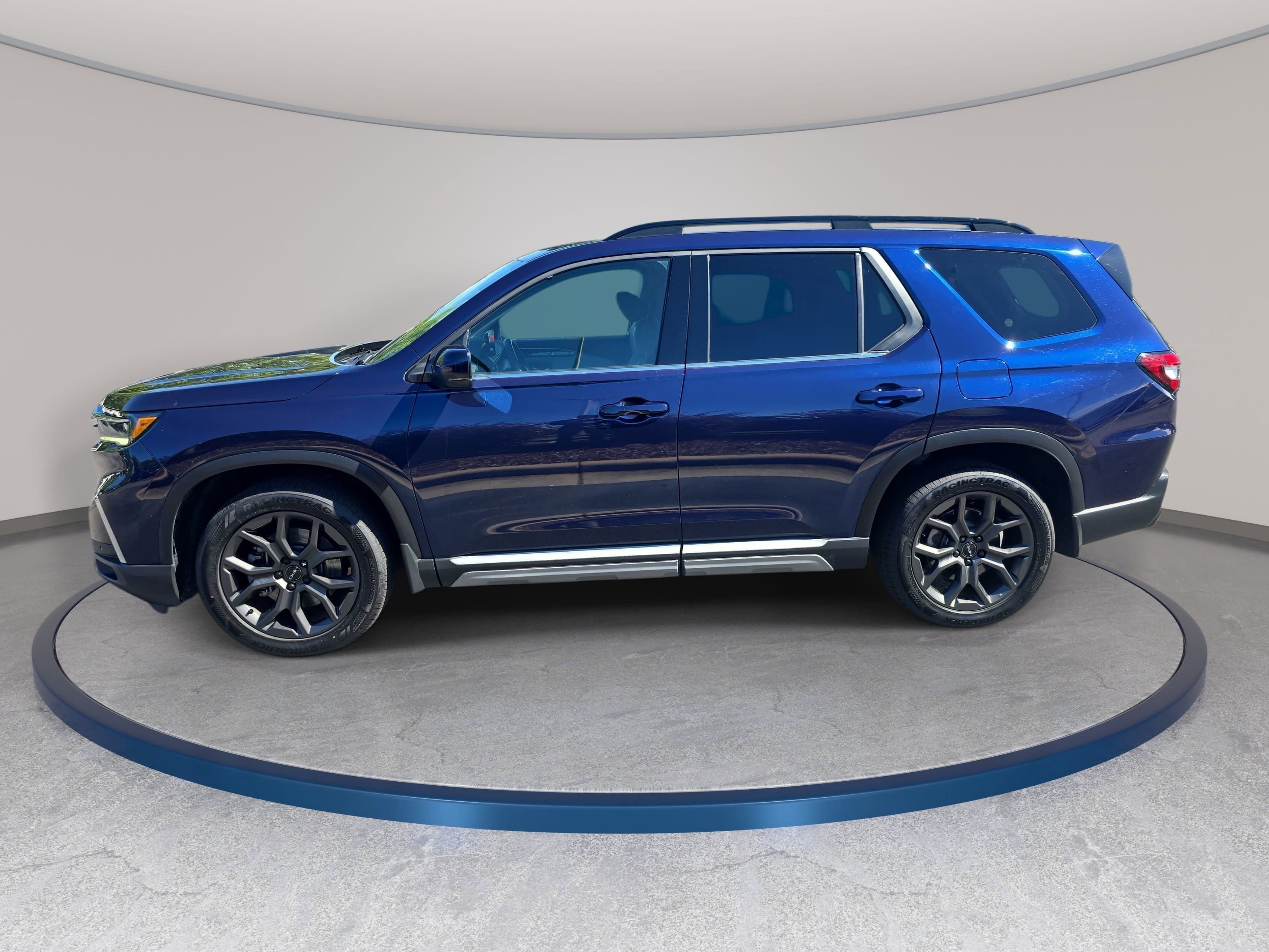 Used 2024 Honda Pilot Touring image 8
