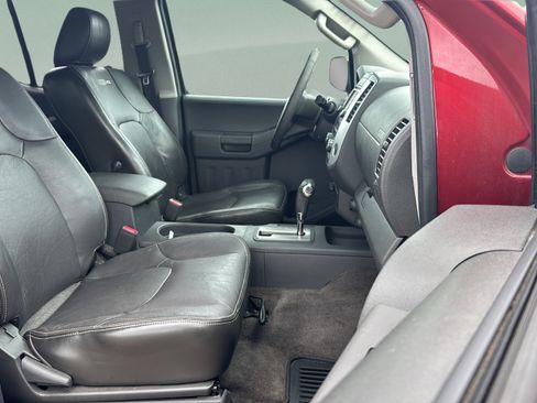 Used 2015 Nissan Xterra PRO-4X w/ Pro-4x Leather Package AWD/4WD image 14