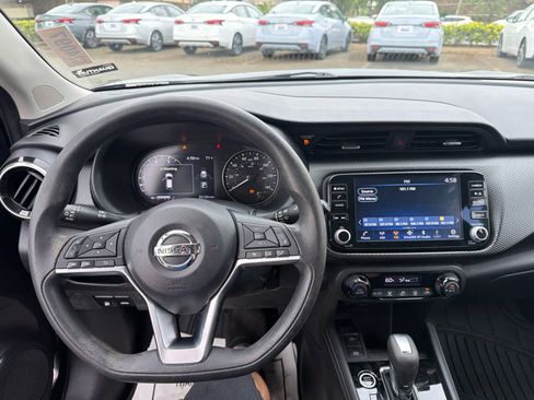 Used 2021 Nissan Kicks SV image 8