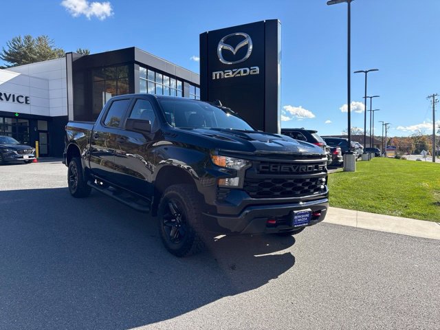 Used 2024 Chevrolet Silverado 1500 Custom Trail Boss AWD/4WD image 2