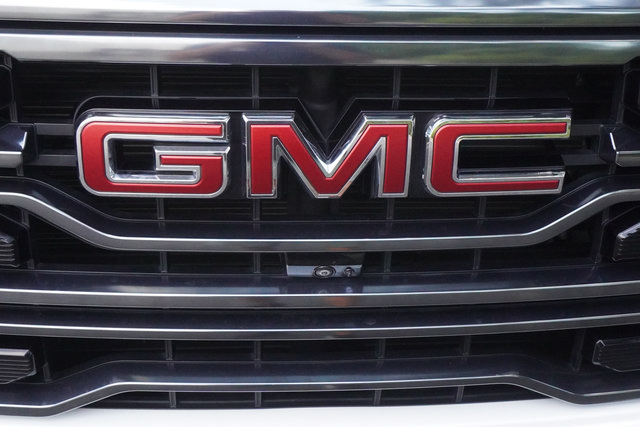 Used 2024 GMC Sierra 1500 AT4 w/ Technology Package AWD/4WD image 44