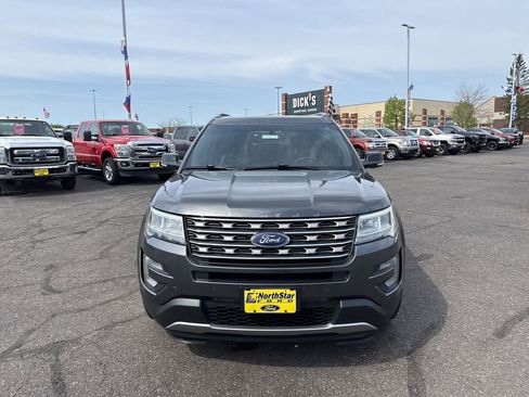 Used 2017 Ford Explorer XLT w/ Equipment Group 202A AWD/4WD image 3