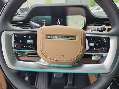 New 2026 Land Rover Range Rover Long Wheelbase SE AWD/4WD image 18