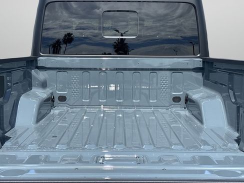 New 2025 Jeep Gladiator Willys image 8