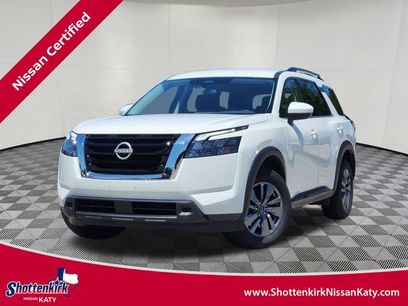 Certified 2025 Nissan Pathfinder SV