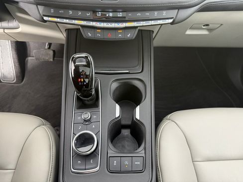 Used 2023 Cadillac XT4 Premium Luxury w/ Sun And Sound Package AWD/4WD image 23