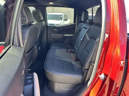 Used 2024 GMC Canyon Denali image 25