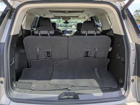 Used 2023 GMC Acadia Denali w/ Denali Ultimate Package AWD/4WD image 13