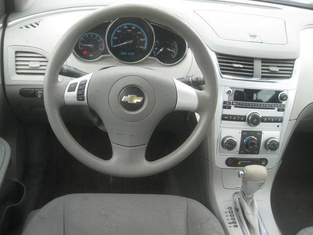Used 2010 Chevrolet Malibu LS FWD image 10
