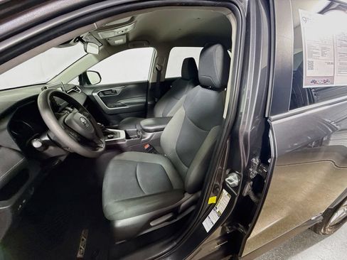 Certified 2022 Toyota RAV4 LE AWD/4WD image 18