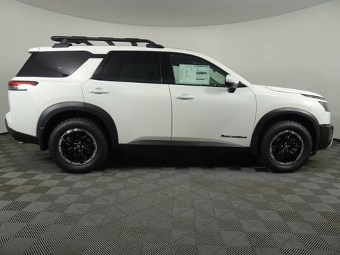 New 2025 Nissan Pathfinder Rock Creek image 2