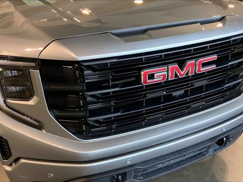 Used 2025 GMC Sierra 1500 Elevation w/ Elevation Premium Package AWD/4WD image 30