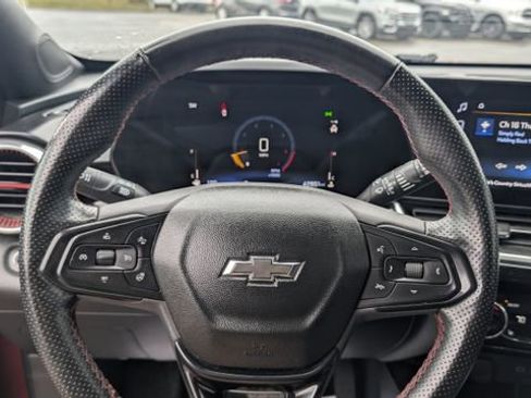 Used 2024 Chevrolet Trax RS w/ Driver Confidence Package FWD image 19