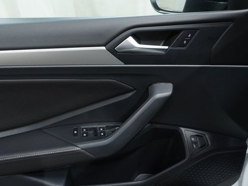 Used 2023 Volkswagen Jetta Sport image 16