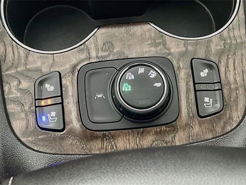 Used 2021 GMC Acadia Denali w/ Denali Ultimate Package AWD/4WD image 21