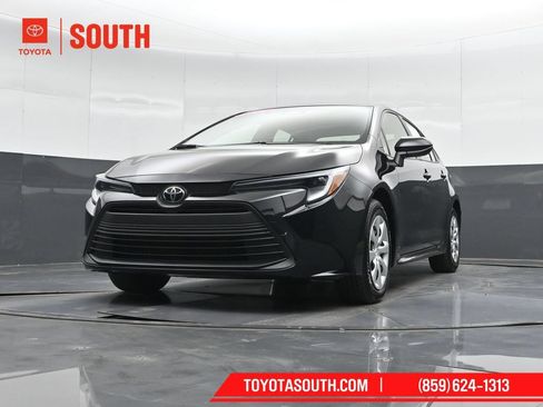 Used 2026 Toyota Corolla LE FWD image 40