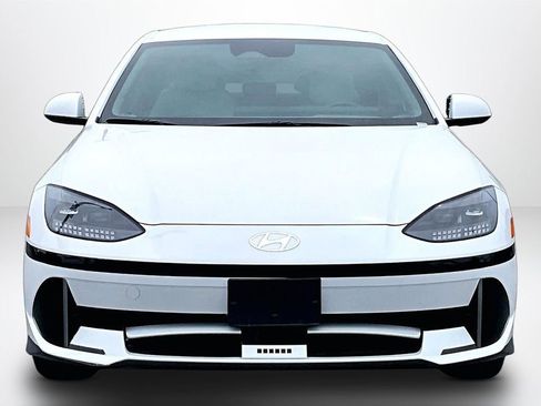 Used 2025 Hyundai Ioniq 6 SEL RWD image 2