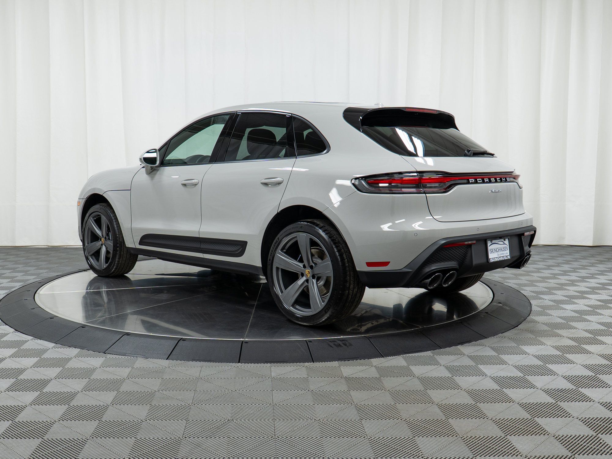 Certified 2025 Porsche Macan AWD/4WD image 3