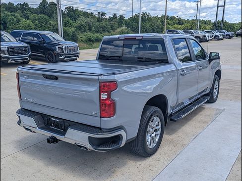 Used 2024 Chevrolet Silverado 1500 LT AWD/4WD image 7