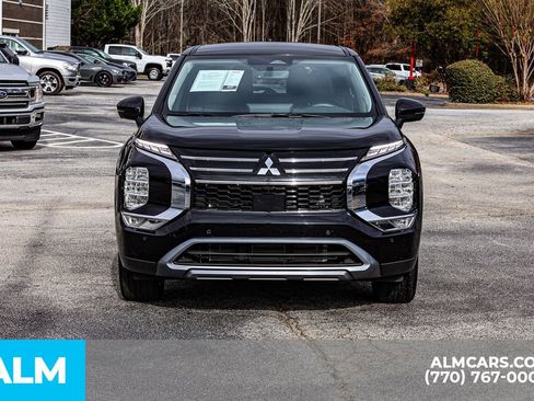 Used 2025 Mitsubishi Outlander SE image 11