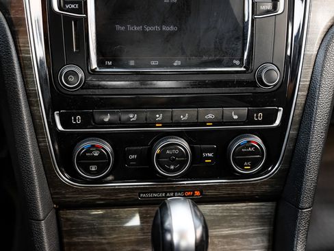 Used 2016 Volkswagen Passat 1.8T SE image 31