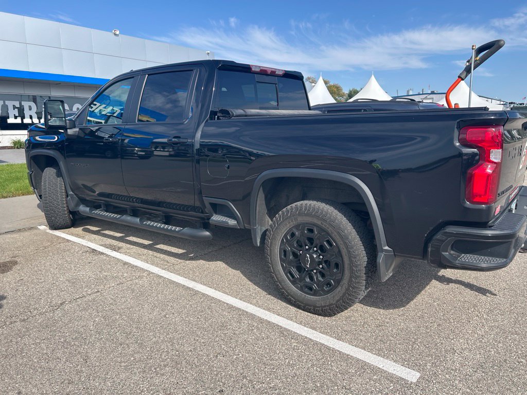 Used 2022 Chevrolet Silverado 2500 LTZ w/ LTZ Plus Package AWD/4WD image 2