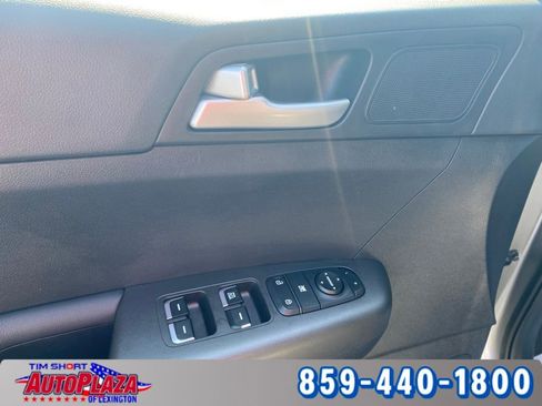 Used 2020 Kia Sportage LX image 20