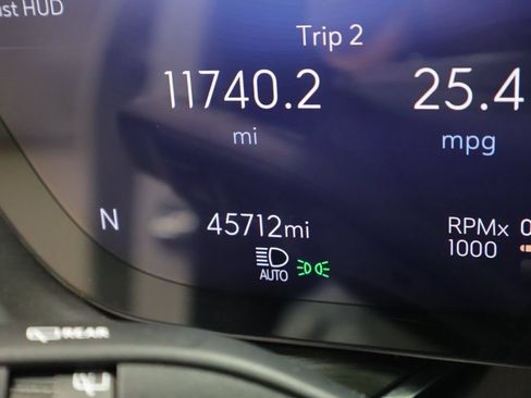 Used 2024 Buick Envision Preferred AWD/4WD image 36