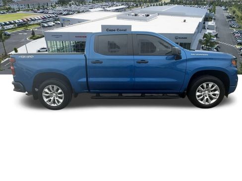Used 2023 Chevrolet Silverado 1500 Custom image 3