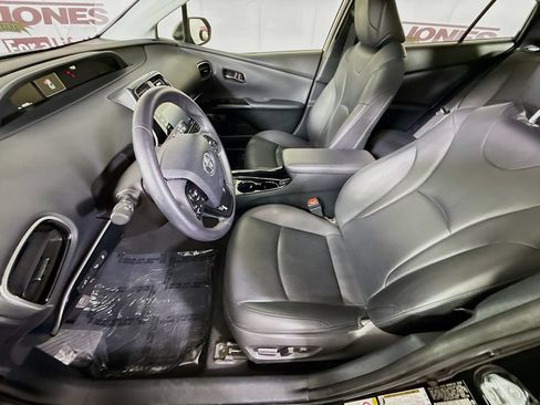 Certified 2022 Toyota Prius FWD image 25