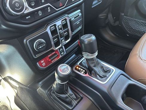 Used 2023 Jeep Gladiator Rubicon w/ Cold Weather Group image 25