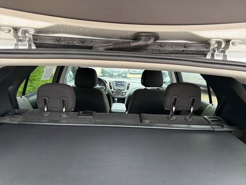 Used 2020 Chevrolet Equinox LT FWD image 16