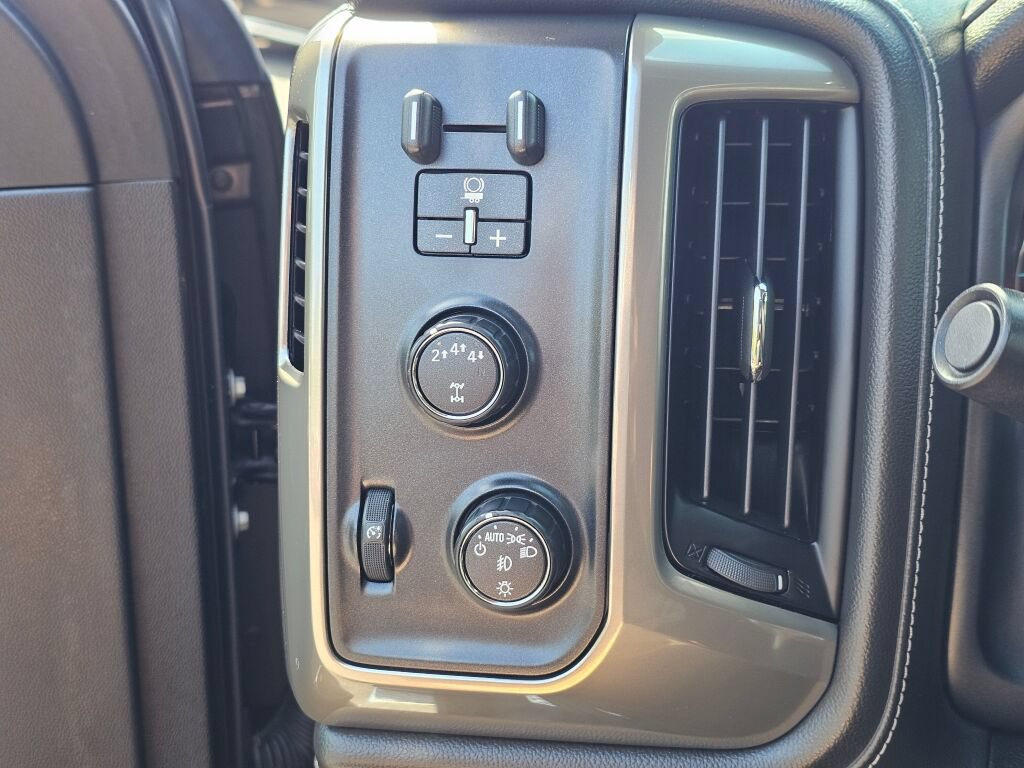 Used 2017 Chevrolet Silverado 2500 High Country w/ Duramax Plus Package AWD/4WD image 33
