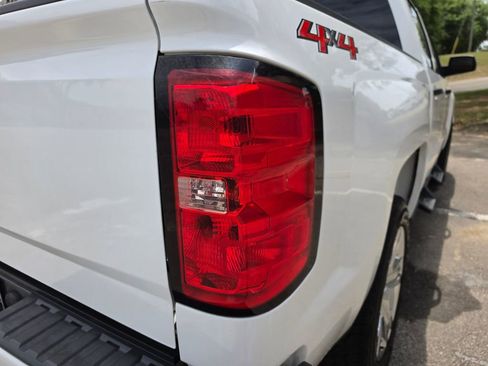 Used 2018 Chevrolet Silverado 1500 Custom w/ Custom Value Package AWD/4WD image 12