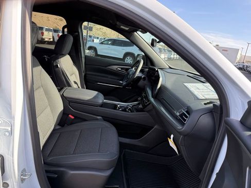 New 2026 Chevrolet Traverse LT w/ Driver Confidence Package image 13