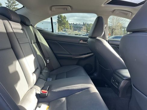 Used 2019 Lexus IS 300 image 14