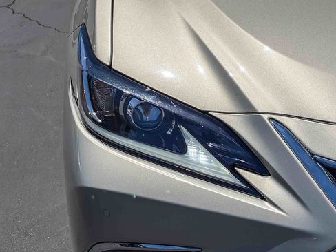 Used 2021 Lexus ES 300h w/ Premium Package FWD image 7